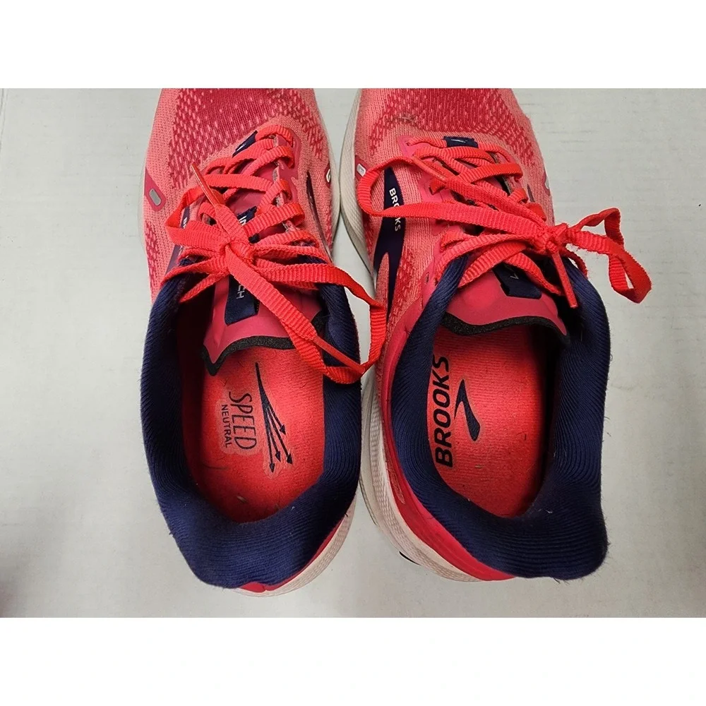 Brooks Launch 9.5 Womens Size 8.5 B Pink White Athletic Running Shoes Sneakers